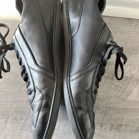 Louis Vuitton Sneakers - Picture 7 of 7